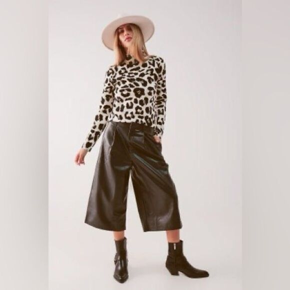 ❤️BRAND NEW Q2 Black Vegan Leather Wide Leg Crop Pants - Picture 5 of 12